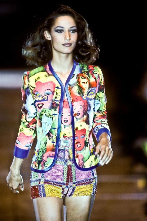 sfilata di versace 1991|gianni versace supermodels.